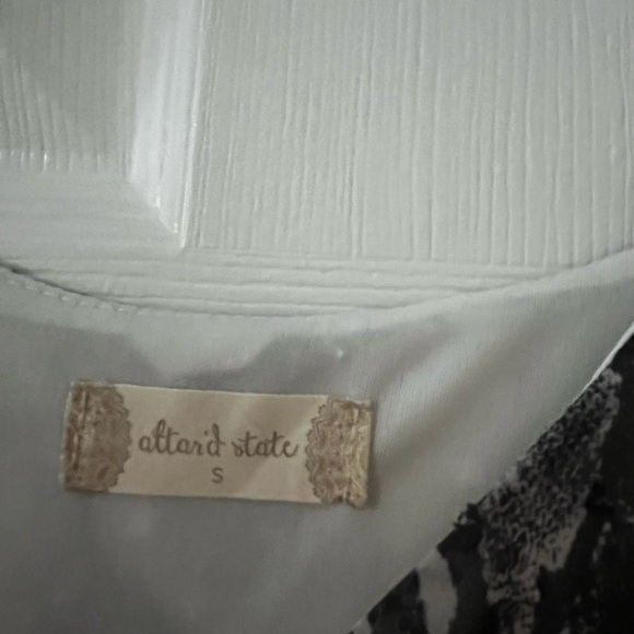 Altar'd State Black and Gray Snake Print Camisole tank top summer NWT size small - Picture 3 of 3